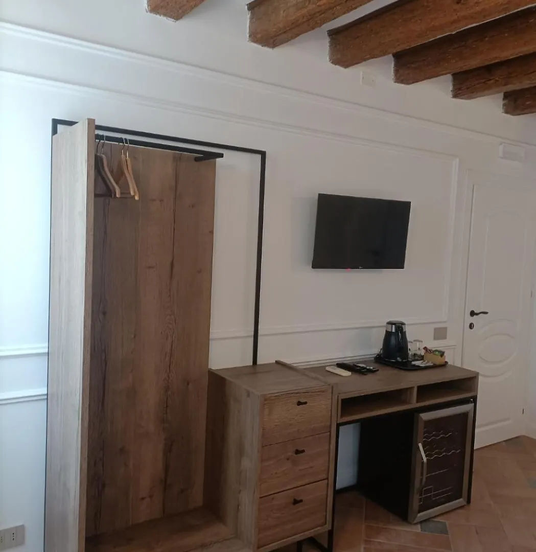 Locanda Ca' Leon Venice 0*,  Italy
