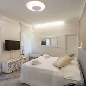 https://duomo-suite-ghirlandaio.it-tuscanyhotel.com