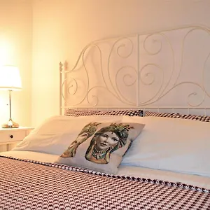 https://il-moro-casa-vacanze.sicilyhotelsitaly.net